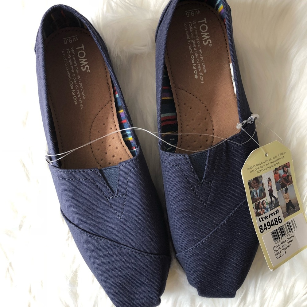 Navy blue TOMS